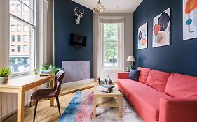 Sunny Corner Apartment In Center Of London